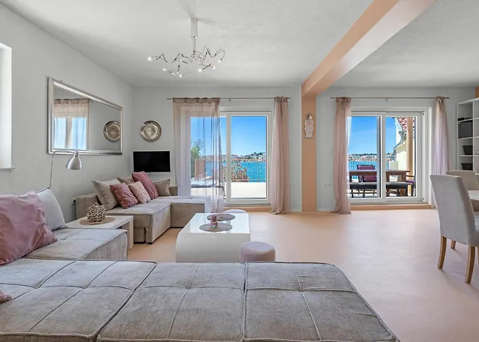 2 Bedroom In Apartman Brodarica (Sibenik-Knin)